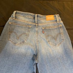 529 Levi’s bootcut jeans